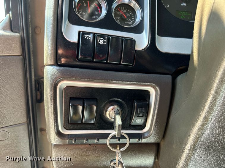 image for item DI7940 2009 Kenworth T800  dump truck