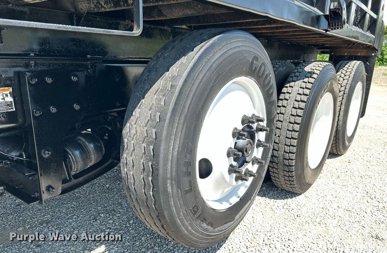 image for item DI7940 2009 Kenworth T800  dump truck