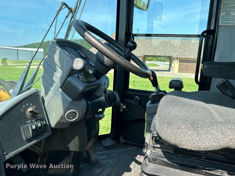 image for item DI7942 2001 Caterpillar 924G  wheel loader