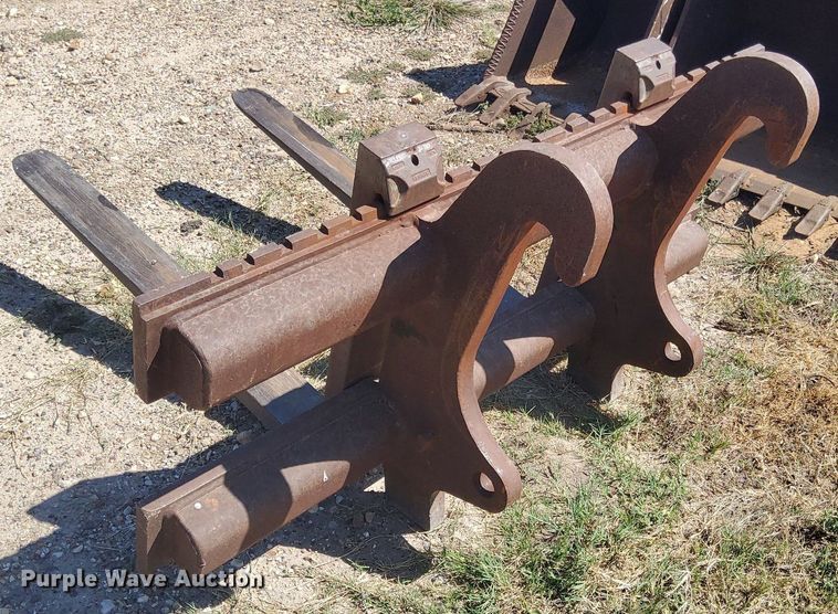 image for item DJ0836 2013 Caterpillar 420F IT  backhoe