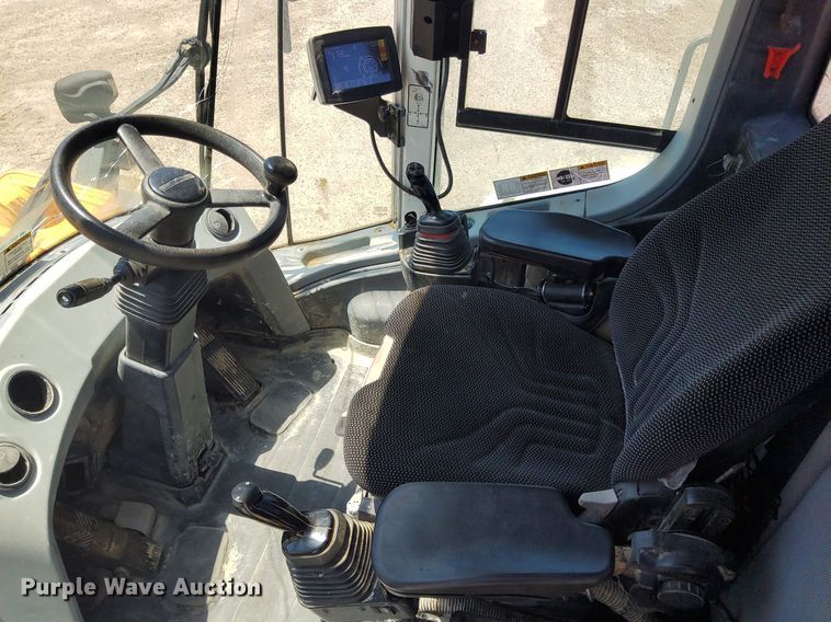 image for item DJ0838 2017 Liebherr L586  wheel loader