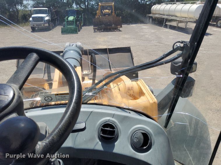 image for item DJ0838 2017 Liebherr L586  wheel loader