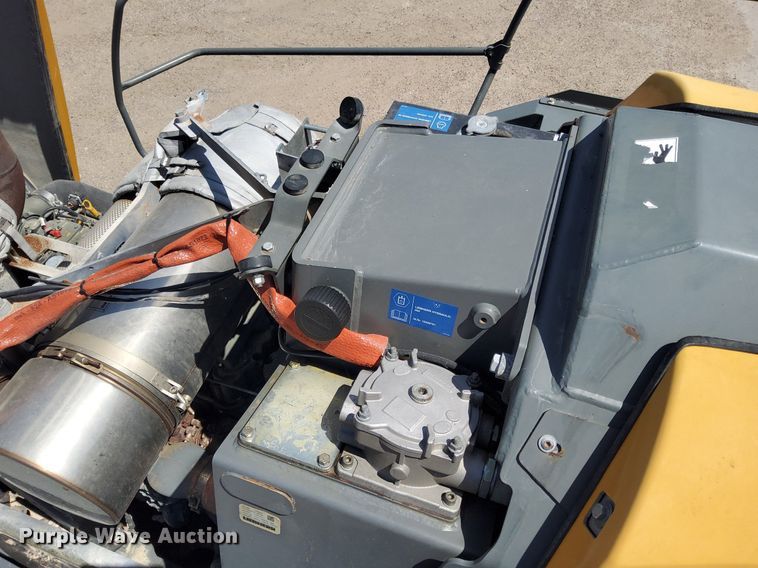 image for item DJ0838 2017 Liebherr L586  wheel loader