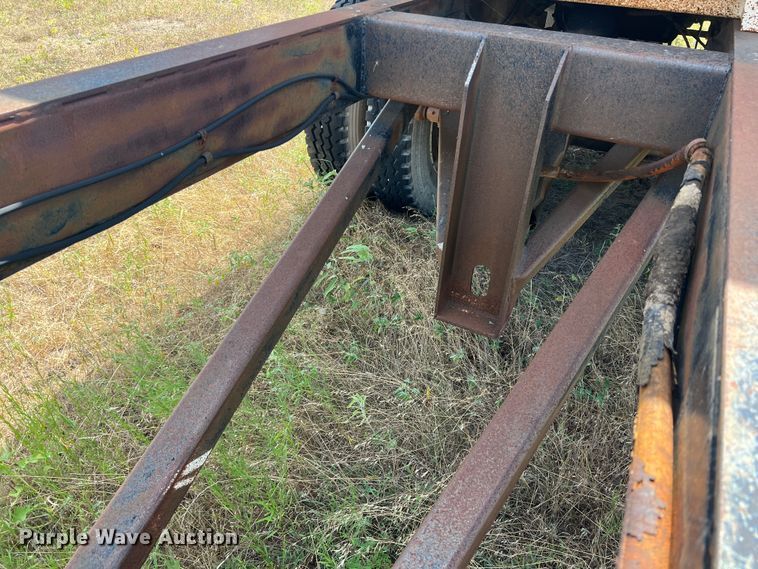 image for item DN3114 1984 Clement  end dump pup trailer