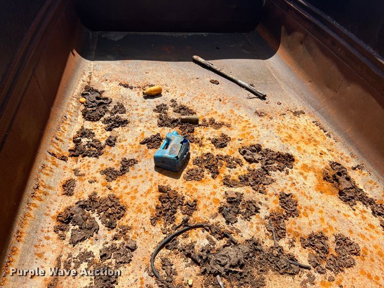 image for item DN3114 1984 Clement  end dump pup trailer