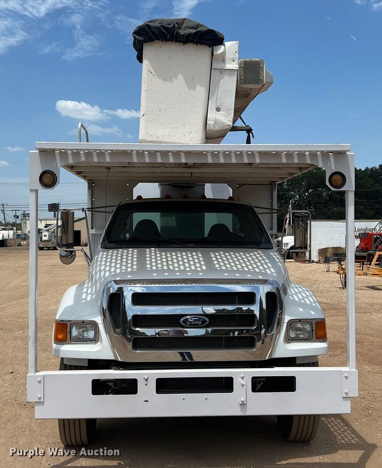 image for item DN3117 2013 Ford F750 Super Duty  forestry bucket truck