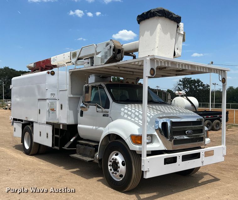 image for item DN3117 2013 Ford F750 Super Duty  forestry bucket truck