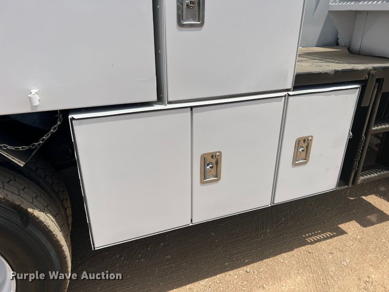 image for item DN3117 2013 Ford F750 Super Duty  forestry bucket truck