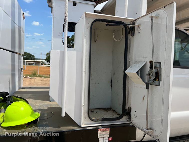 image for item DN3117 2013 Ford F750 Super Duty  forestry bucket truck