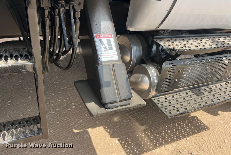 image for item DN3117 2013 Ford F750 Super Duty  forestry bucket truck