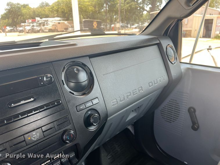 image for item DN3117 2013 Ford F750 Super Duty  forestry bucket truck