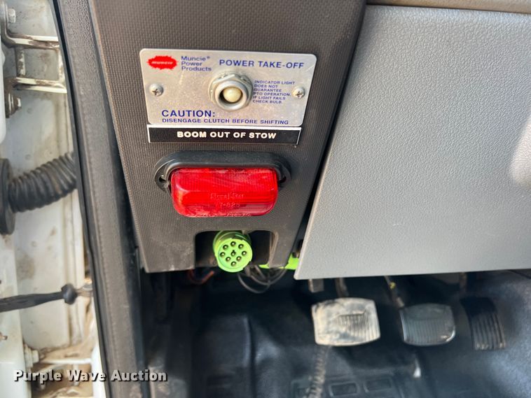 image for item DN3117 2013 Ford F750 Super Duty  forestry bucket truck