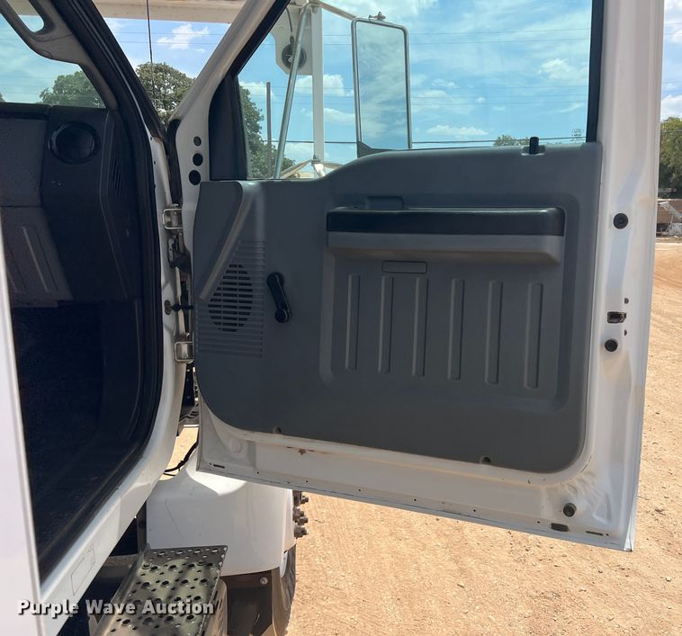 image for item DN3117 2013 Ford F750 Super Duty  forestry bucket truck