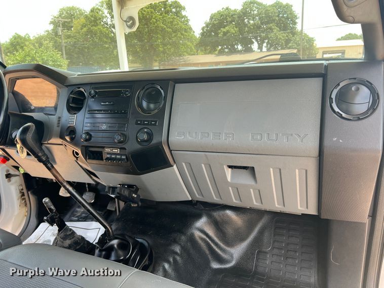 image for item DN3117 2013 Ford F750 Super Duty  forestry bucket truck