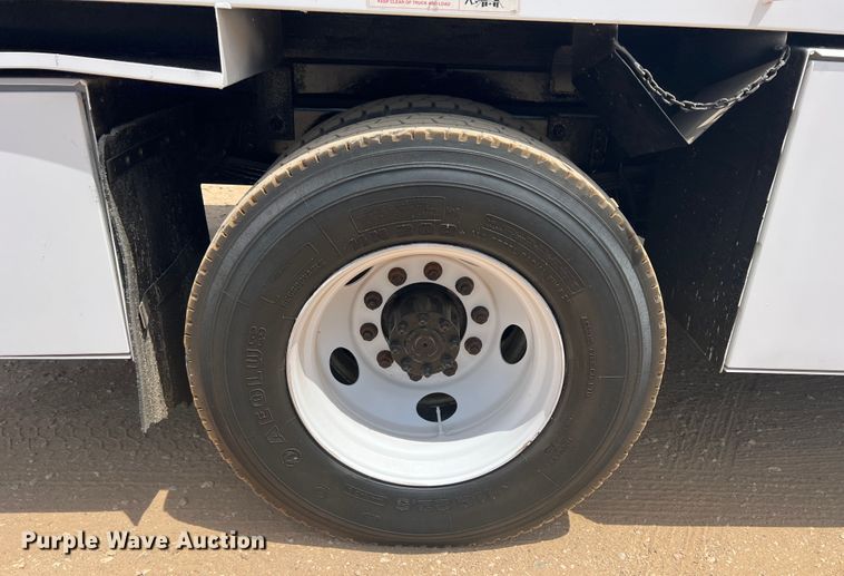 image for item DN3117 2013 Ford F750 Super Duty  forestry bucket truck