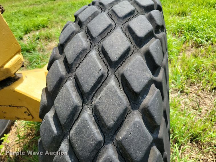 image for item DN4047 Caterpillar 70  scraper