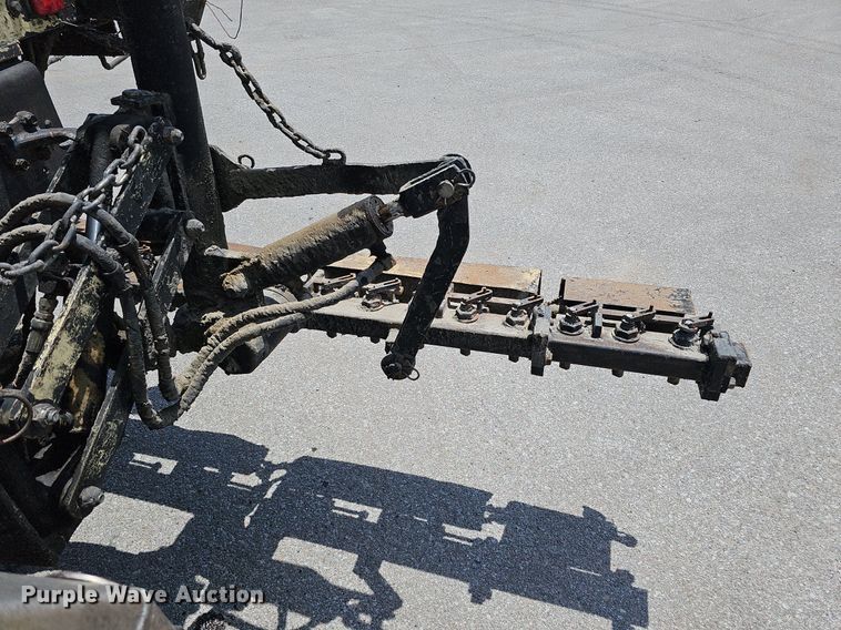 image for item DO2777 1996 International 4900  oil distributor truck