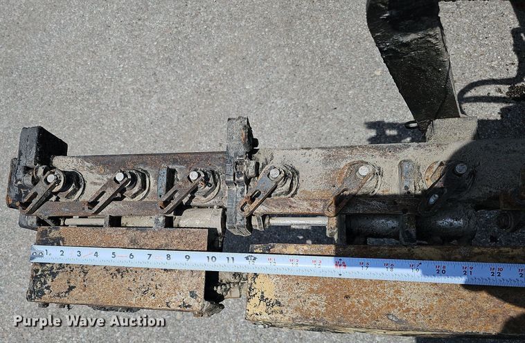 image for item DO2777 1996 International 4900  oil distributor truck