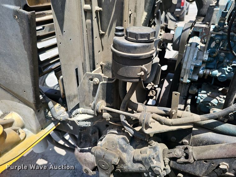 image for item DO2777 1996 International 4900  oil distributor truck