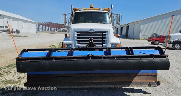 image for item DO2793 2006 Sterling LT9500  dump truck