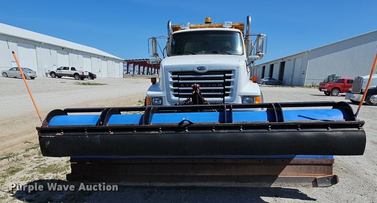 image for item DO2793 2006 Sterling LT9500  dump truck