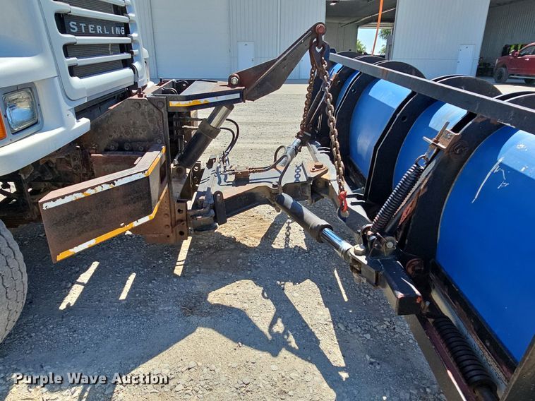 image for item DO2793 2006 Sterling LT9500  dump truck