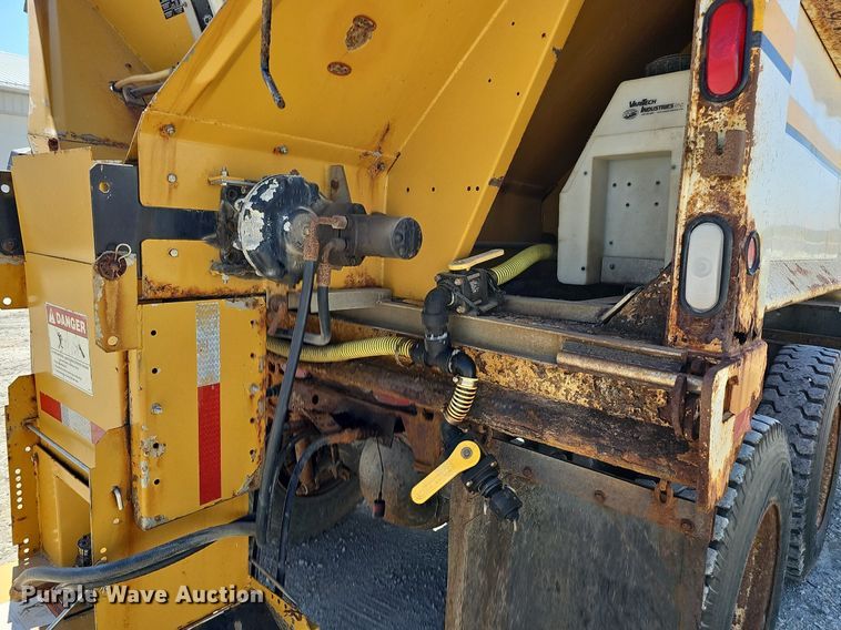 image for item DO2793 2006 Sterling LT9500  dump truck