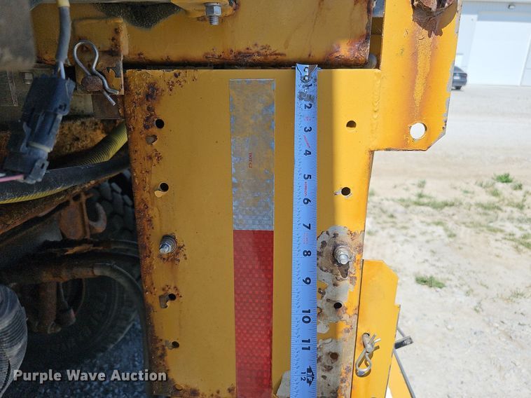 image for item DO2793 2006 Sterling LT9500  dump truck