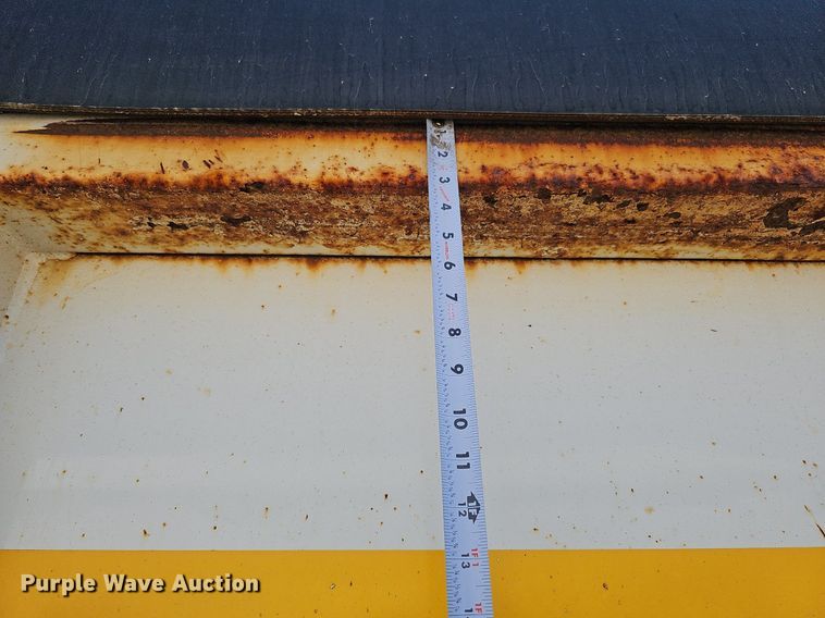 image for item DO2793 2006 Sterling LT9500  dump truck