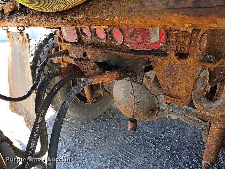 image for item DO2793 2006 Sterling LT9500  dump truck