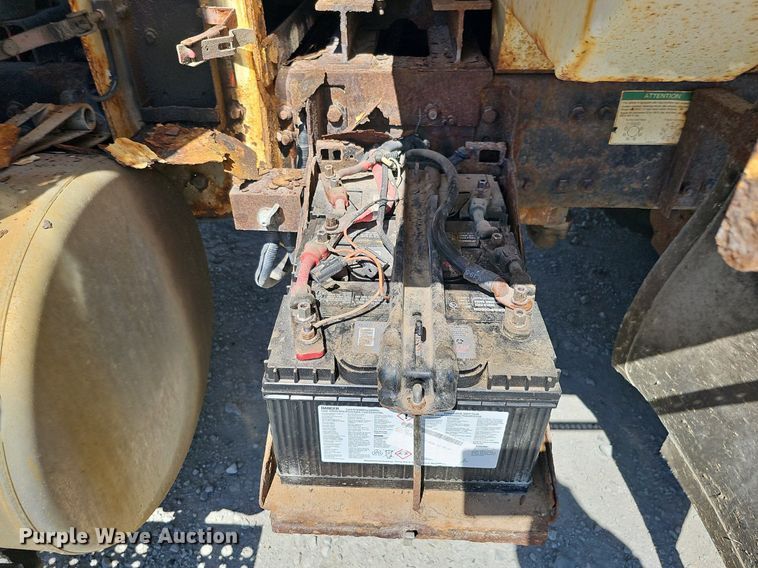 image for item DO2793 2006 Sterling LT9500  dump truck