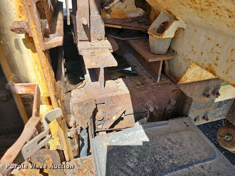 image for item DO2793 2006 Sterling LT9500  dump truck