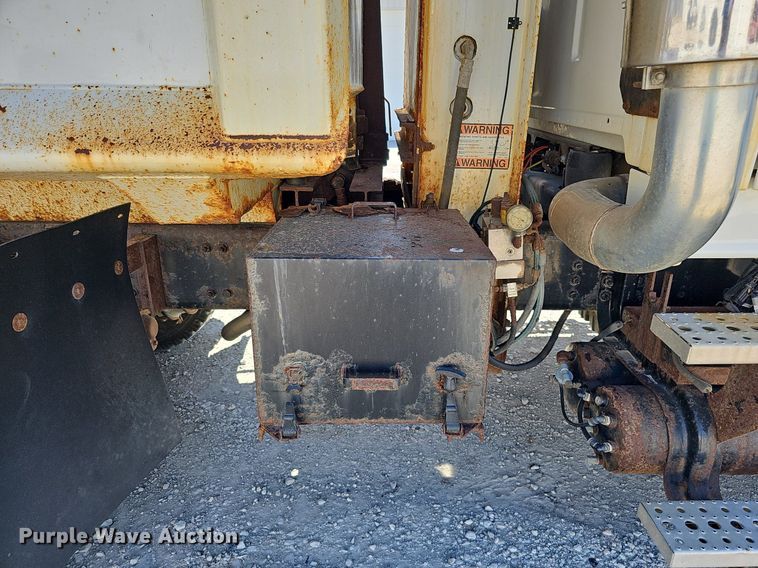 image for item DO2793 2006 Sterling LT9500  dump truck