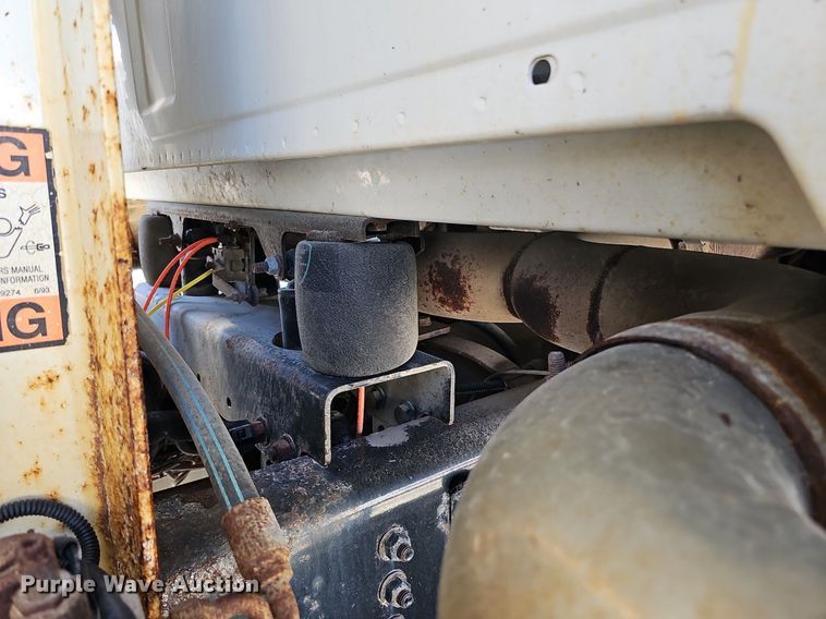 image for item DO2793 2006 Sterling LT9500  dump truck