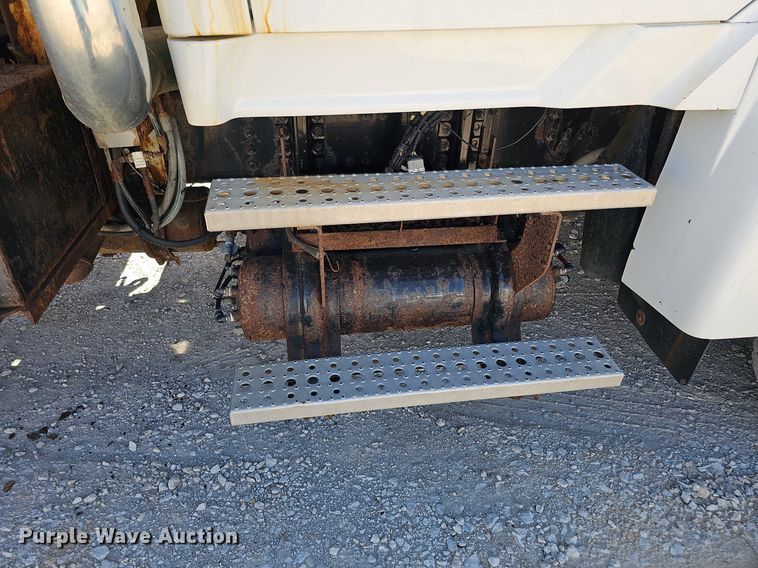 image for item DO2793 2006 Sterling LT9500  dump truck