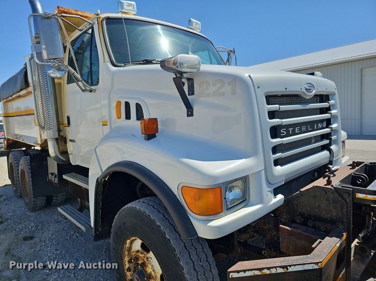 image for item DO2793 2006 Sterling LT9500  dump truck