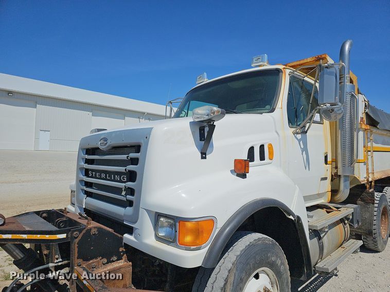 image for item DO2793 2006 Sterling LT9500  dump truck