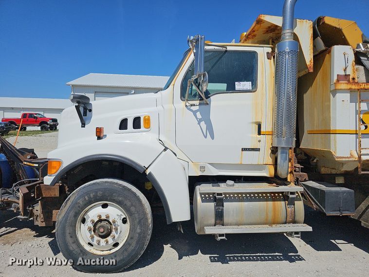 image for item DO2793 2006 Sterling LT9500  dump truck