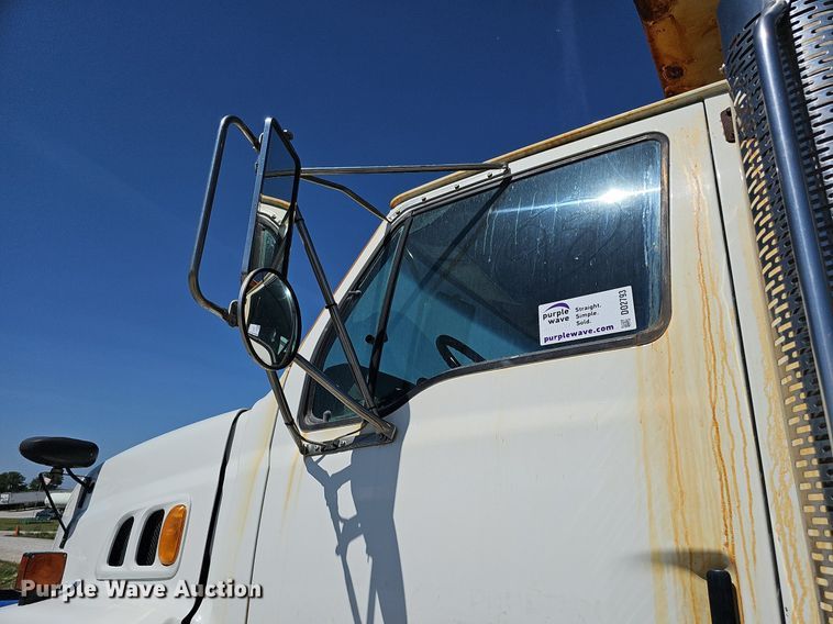 image for item DO2793 2006 Sterling LT9500  dump truck