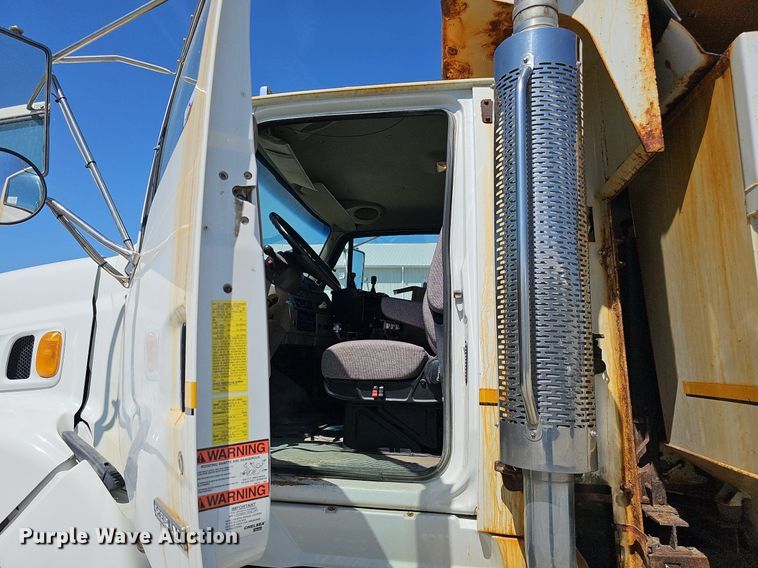 image for item DO2793 2006 Sterling LT9500  dump truck