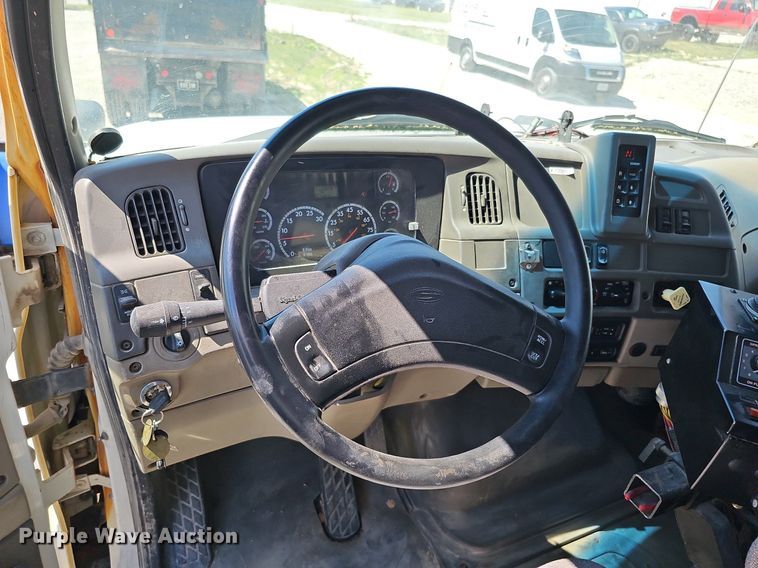 image for item DO2793 2006 Sterling LT9500  dump truck