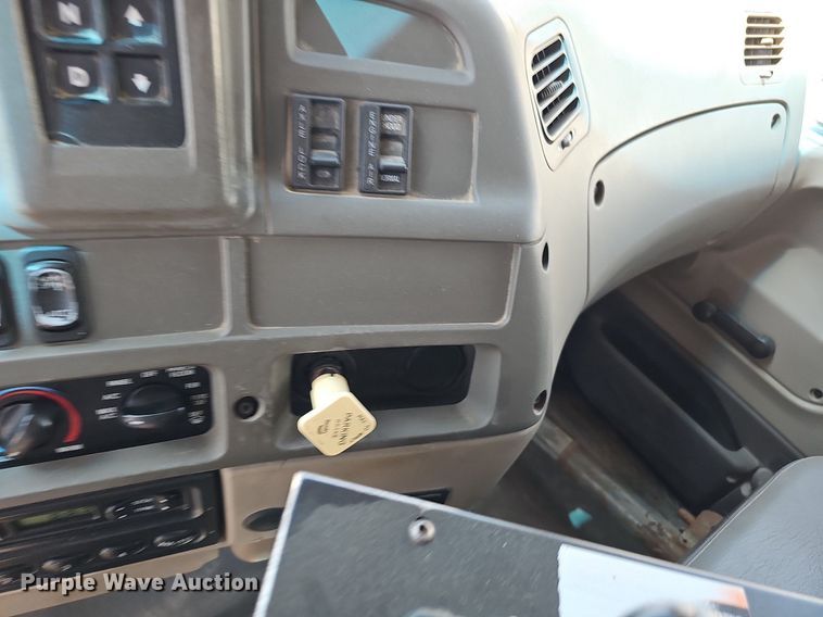 image for item DO2793 2006 Sterling LT9500  dump truck