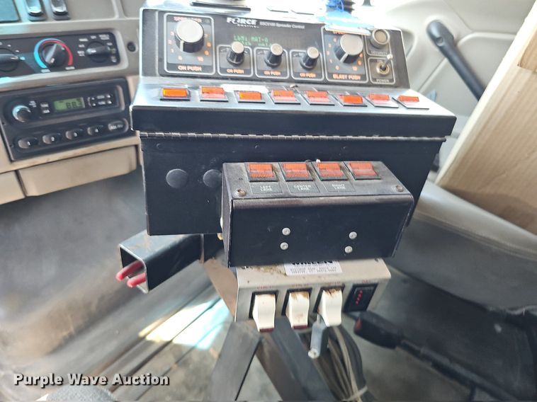 image for item DO2793 2006 Sterling LT9500  dump truck