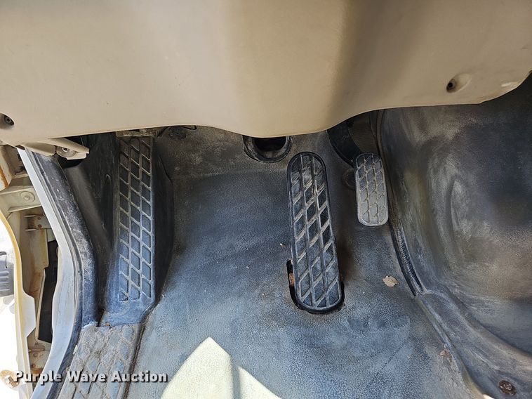 image for item DO2793 2006 Sterling LT9500  dump truck