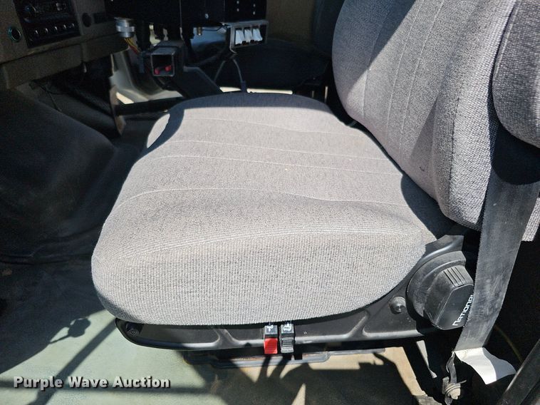 image for item DO2793 2006 Sterling LT9500  dump truck