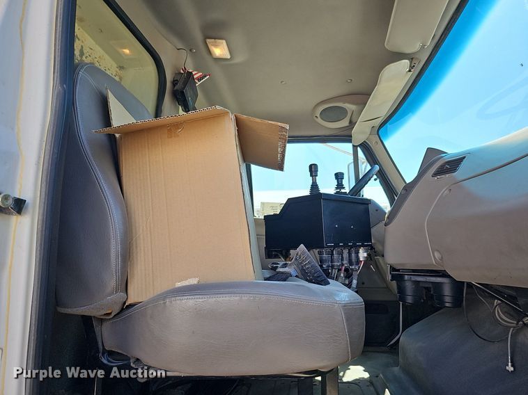 image for item DO2793 2006 Sterling LT9500  dump truck