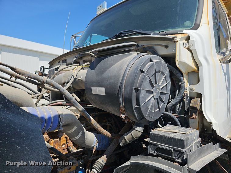 image for item DO2793 2006 Sterling LT9500  dump truck