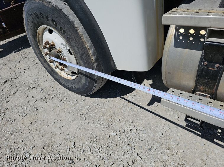 image for item DO2793 2006 Sterling LT9500  dump truck