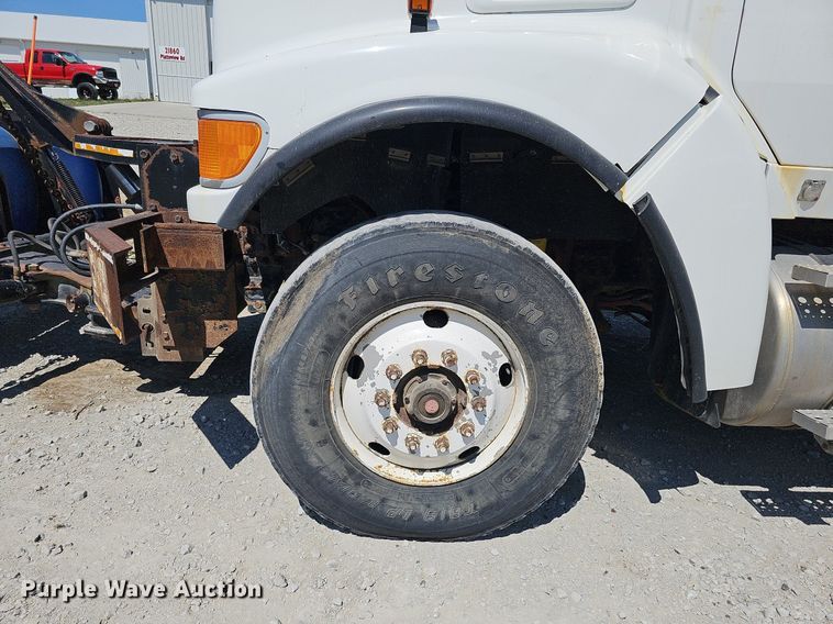 image for item DO2793 2006 Sterling LT9500  dump truck