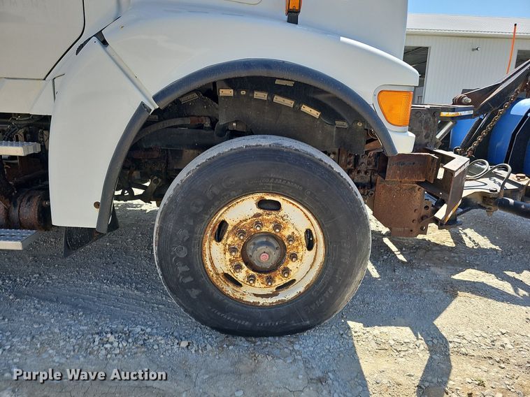 image for item DO2793 2006 Sterling LT9500  dump truck